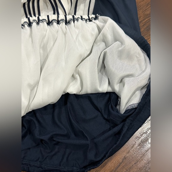 Ann Taylor Navy & White Sleeveless Top Size S - Picture 3 of 8